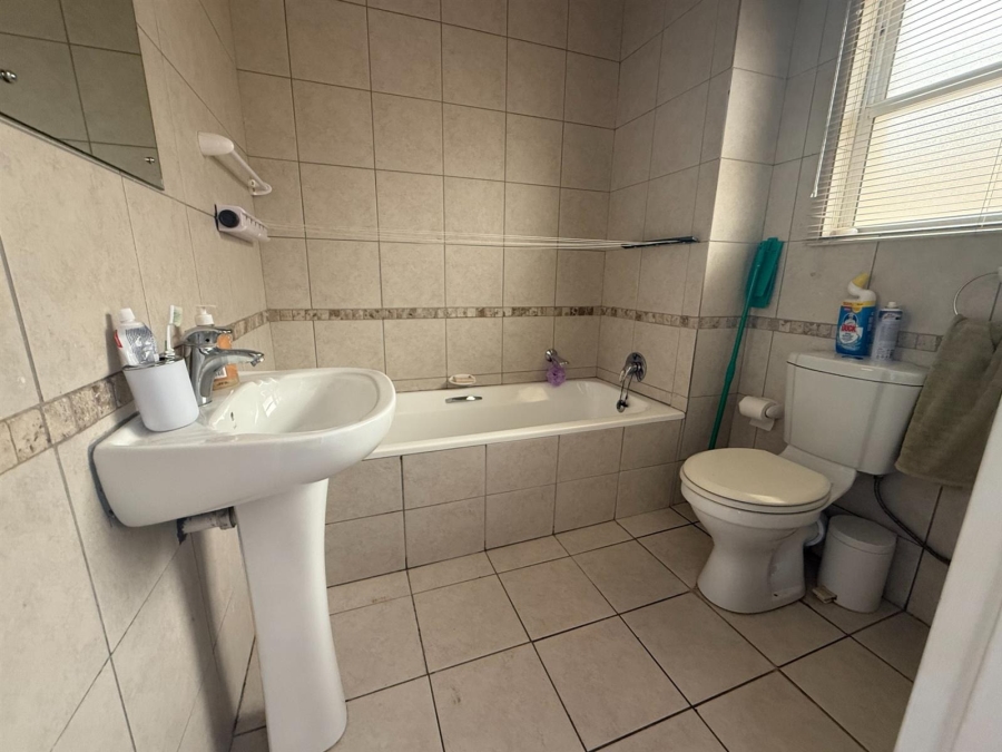 To Let 1 Bedroom Property for Rent in Welgelegen 1 Western Cape